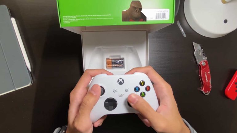 https://press-start.com.au/wp-content/uploads/2020/08/Xbox-Series-XS-Controller-770x433.jpg