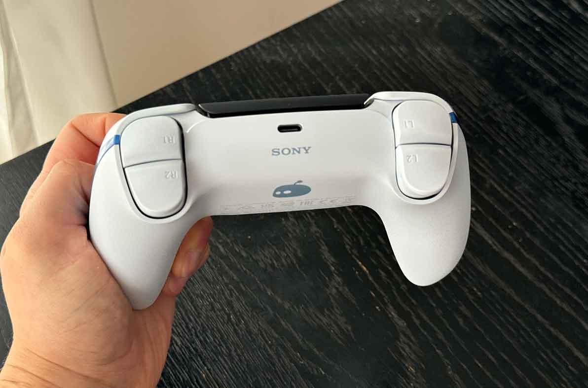 Astro Bot DualSense Controller