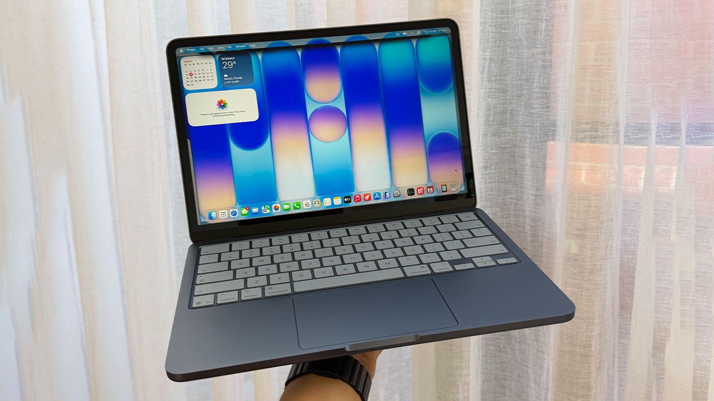 MacBook Neo Review