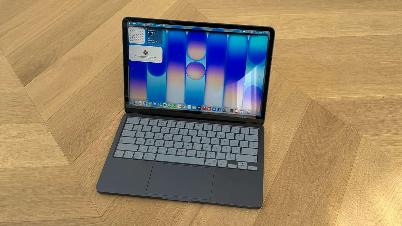 MacBook Neo Review